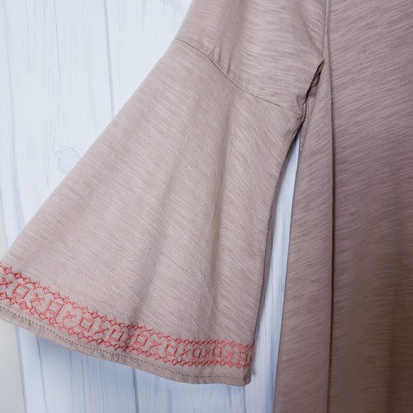 Umgee Embroidered V-Neck Button Front Tunic Bell Sleeve Small - Picture 9 of 10